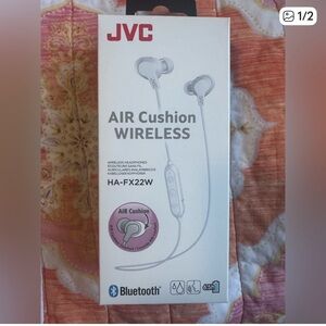 🎧 JVC Air Cushion Wireless Earbuds HA-FX22W Bluetooth Headphones NWT White
